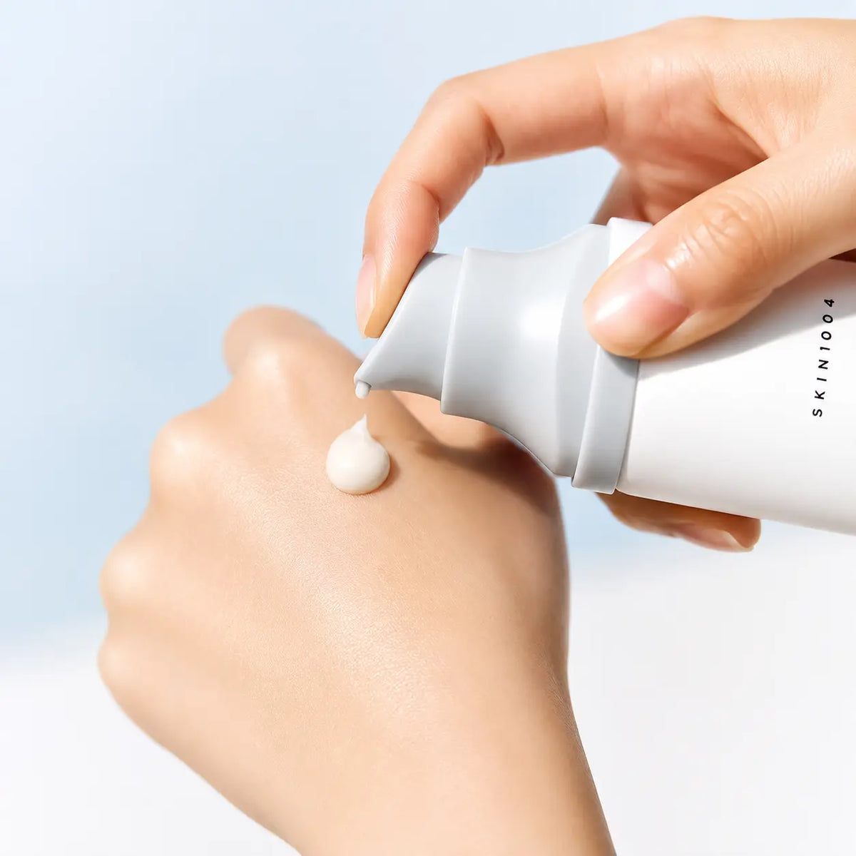 SKIN1004 - Madagascar Centella Hyalu-Cica Water-Fit Sun Serum SPF50+ PA++++ - 50 mL